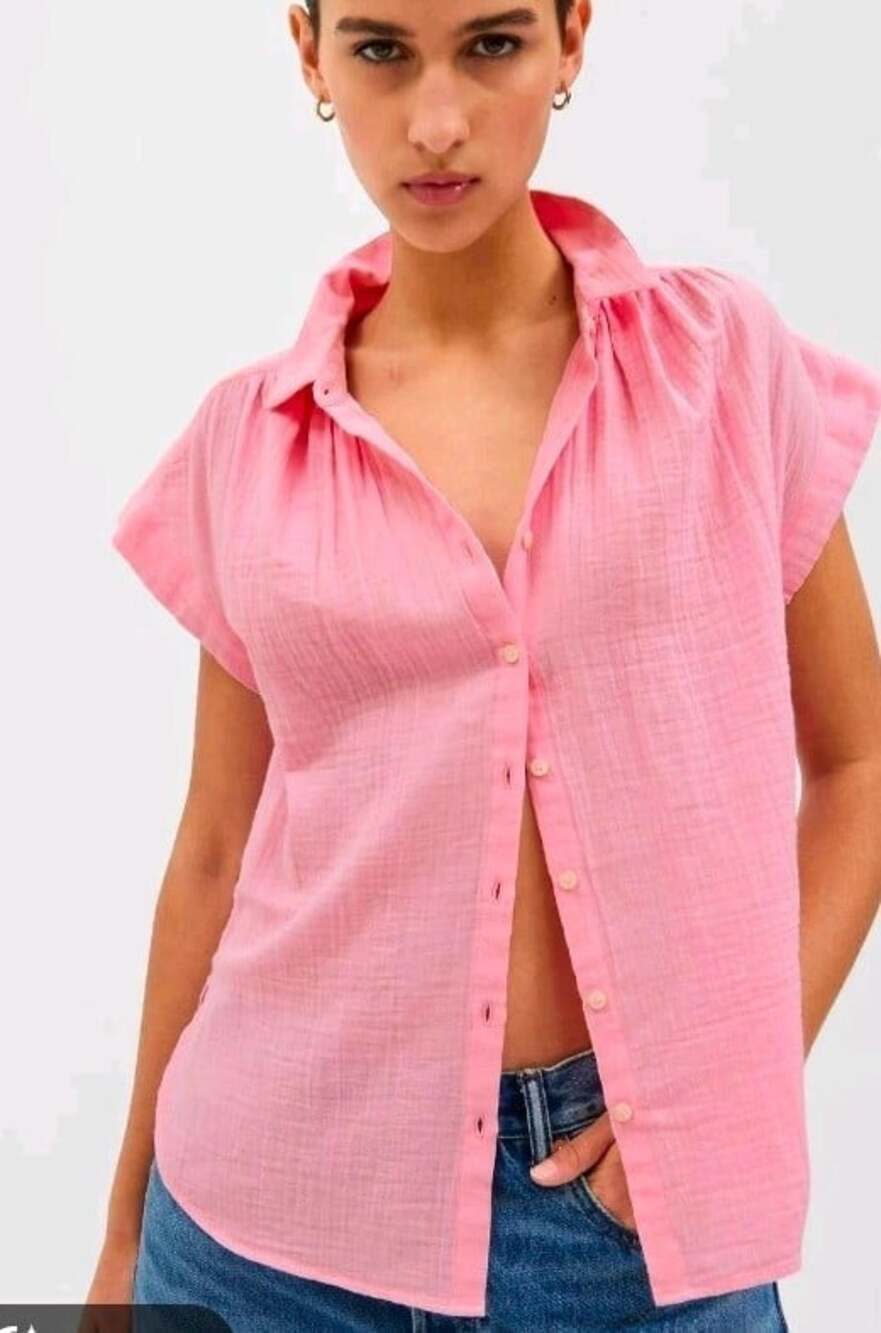 GAP Women's Pink Crinkle Gauze Button-Up Collared Short Sleeve Shirt Size M